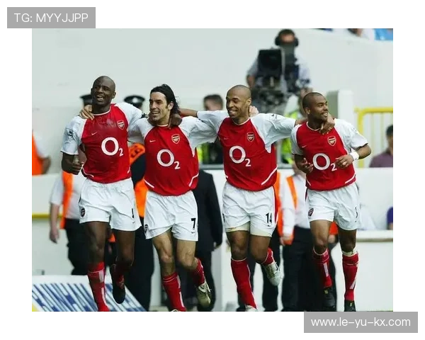 维埃拉：阿森纳中场的钢铁核心，稳定防守与精准传球的完美结合